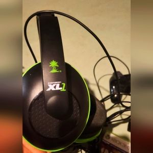 Earphones for gaming. Carforce